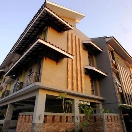 Oasis Studio - Satu Kejayan Exterior foto